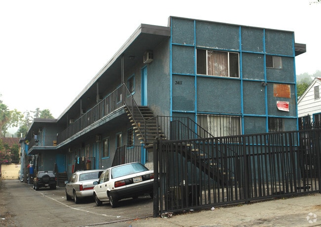 Photo - Drew St Apts