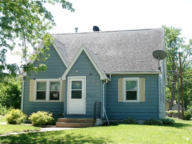 Building Photo - 3 bedroom, 1 bath house
