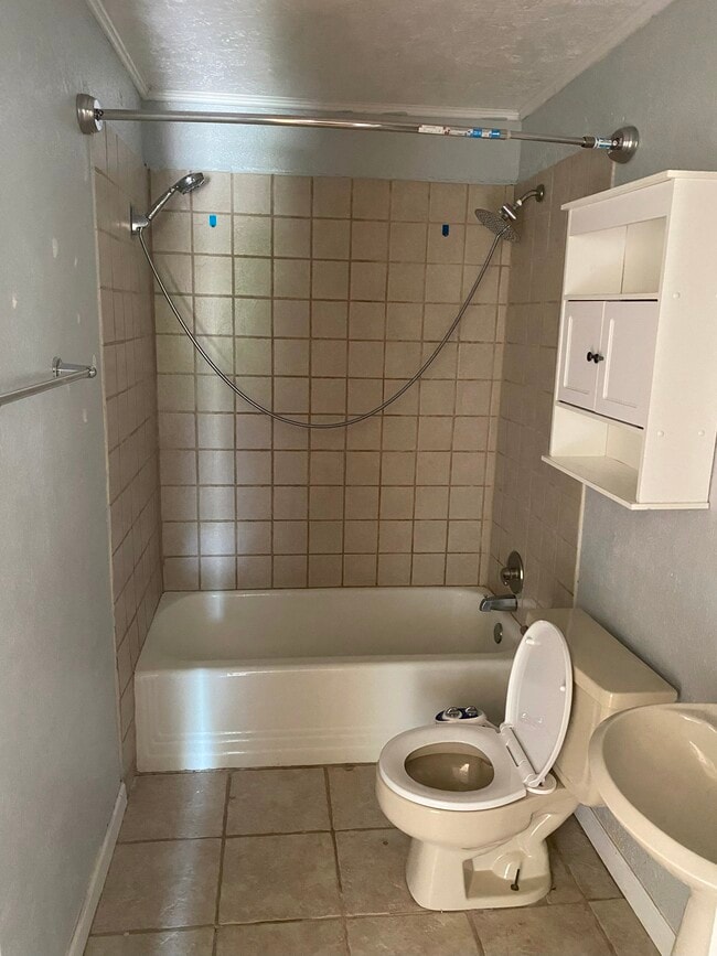 Photo - 325 E Duffy St