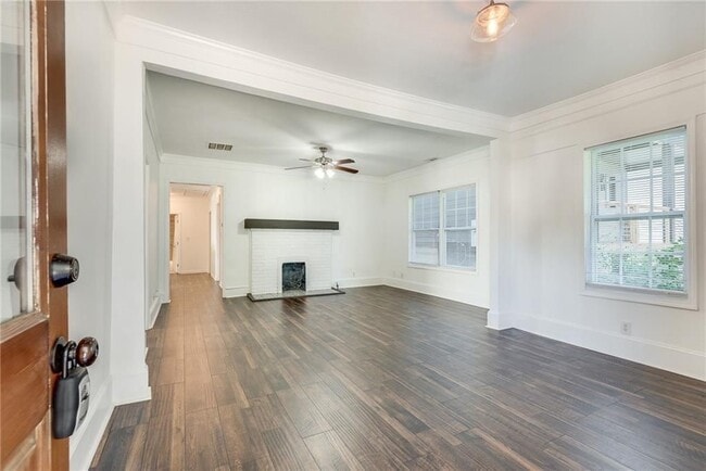Photo - 244 Laurel Ave SW
