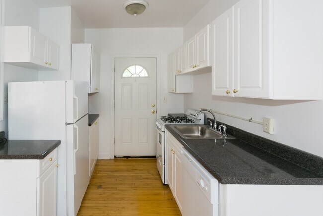 Photo - 3754 N Fremont St Unit W4