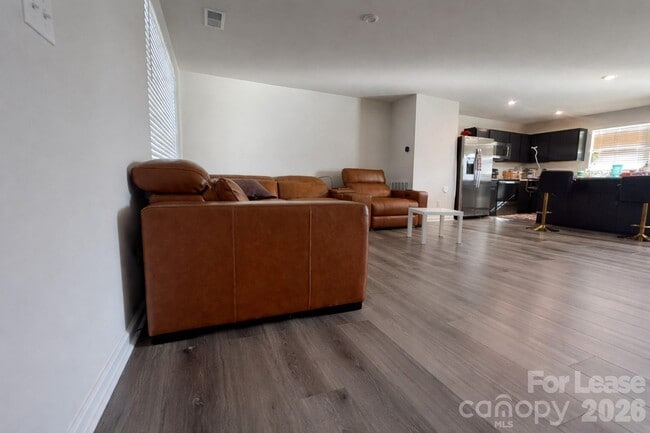 Photo - 6006 Silverwing Dr