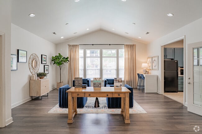 Building Photo - The Waverly Rental