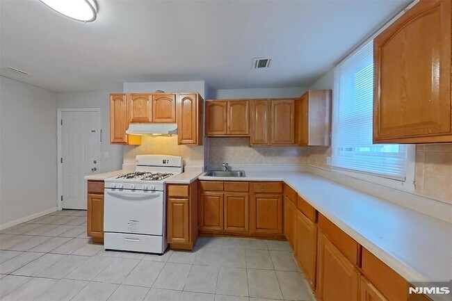 Photo - 10 Fleming Ave