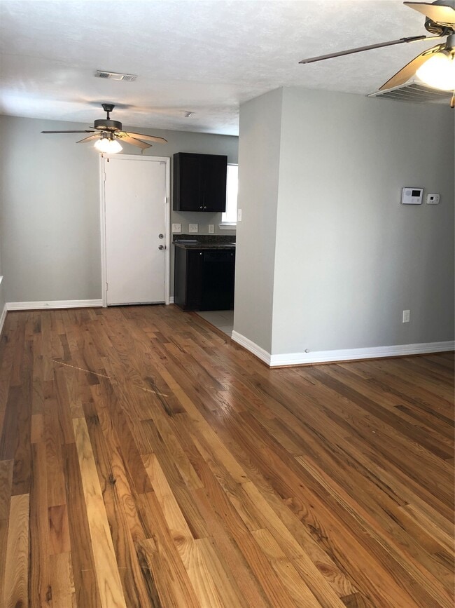 Photo - 1320 W 24th St