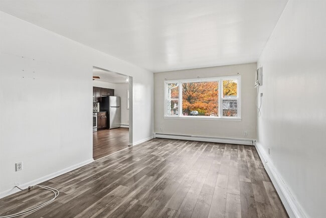 Photo - 2 Raydol Ave Apartment