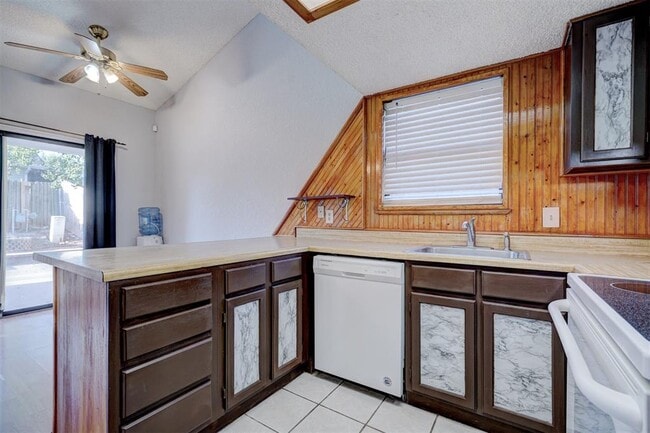 Photo - 6700 NW 124th St