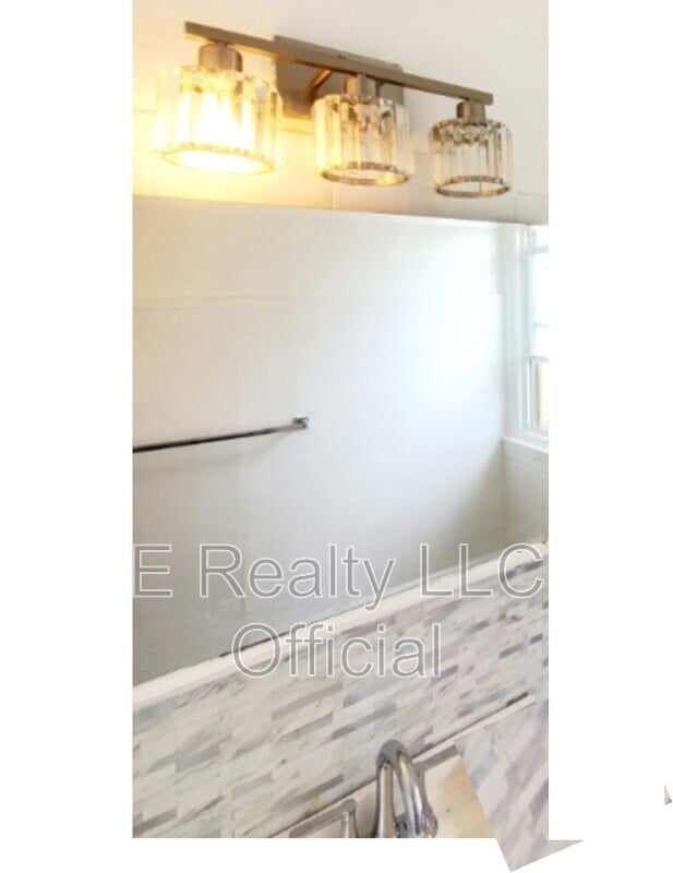 Photo - 819 N 64th St