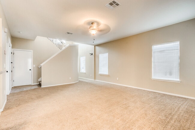 Photo - Gorgeous 4 Bedroom Home In Horizon with Refrigerated Air!