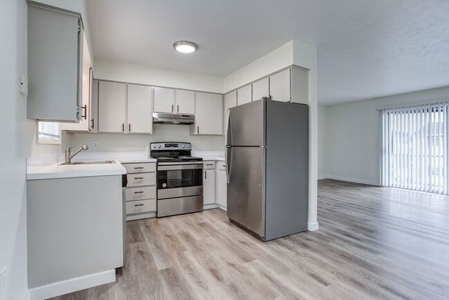 Building Photo - Remodeled 2 bedroom across from Providence... Rental