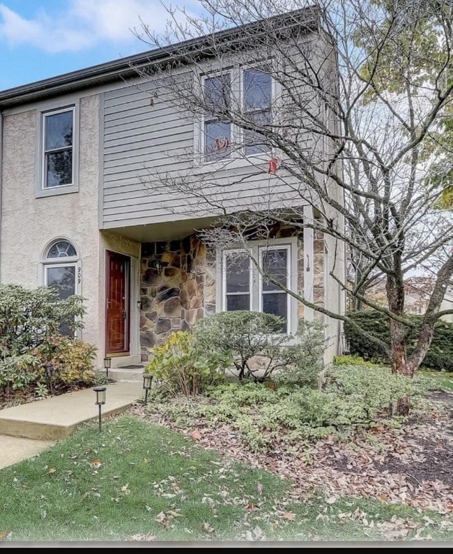 Building Photo - 909 Winchester Ct Rental