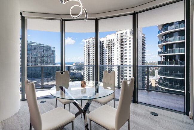Photo - 45 SW 9th St Unidad # 2306