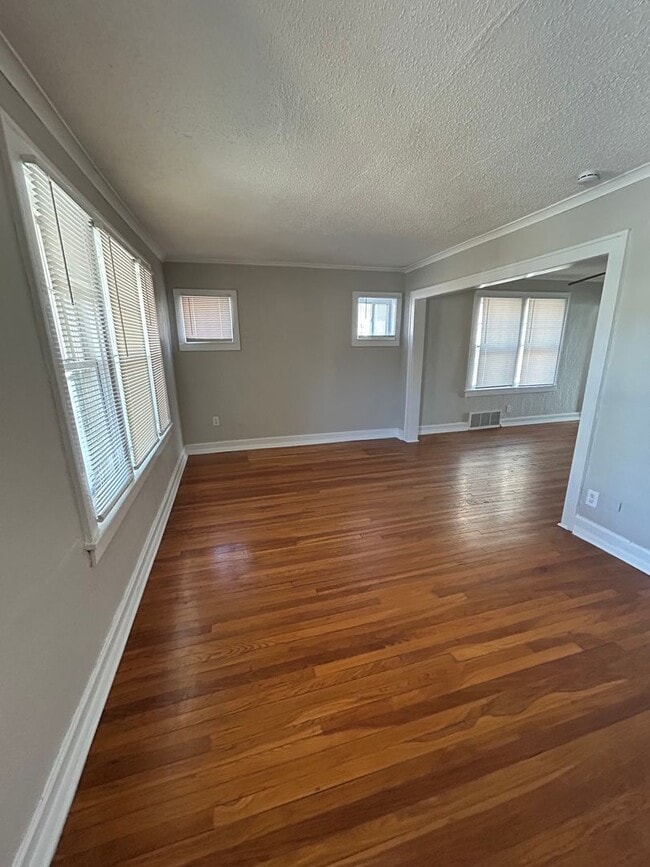Photo - Spacious 4 Bed, 2 Bath Home in Prime Rockhill/Plaza Area Location