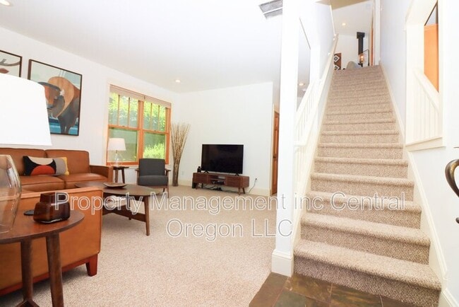 Photo - 577 W Jefferson Ave