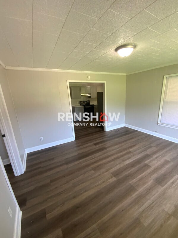 Photo - 150 N Poplar St