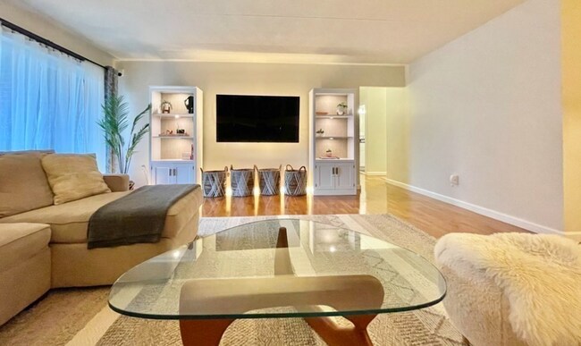 Photo - 50-56 Broadlawn Park Unit 110