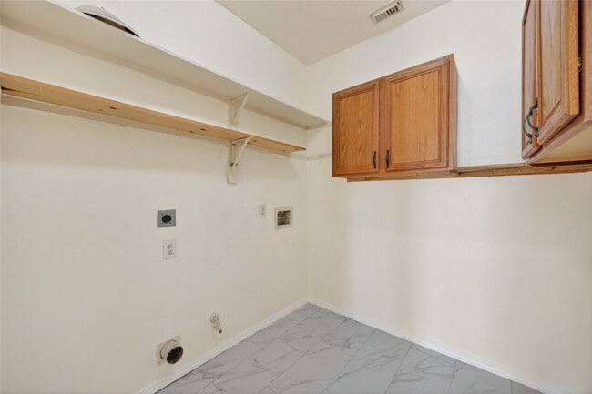 Photo - 20747 Settlers Lake Cir N