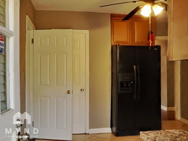 Photo - 990 Lynhurst Dr SW