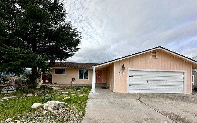 Building Photo - 735 N Trigo Ln Unit 735 N Trigo Ln A