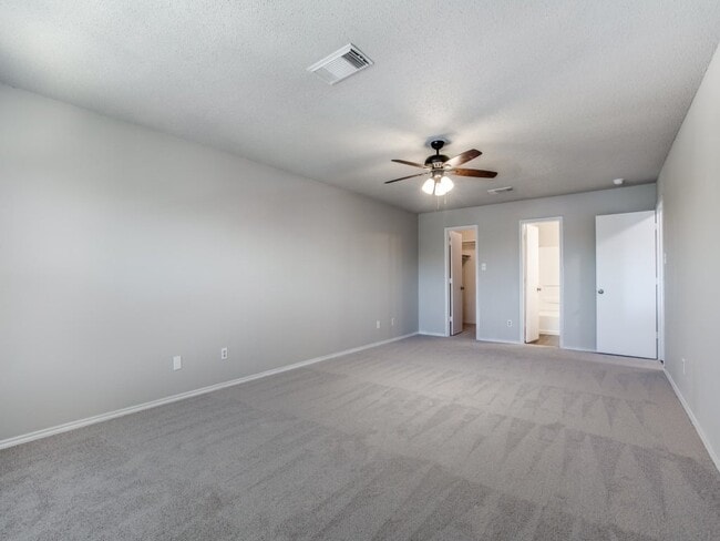 Photo - 9706 Highland Creek