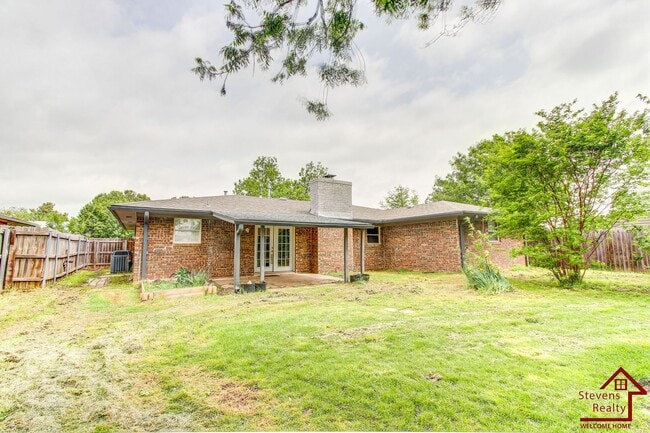 Photo - 303 SW 72nd St