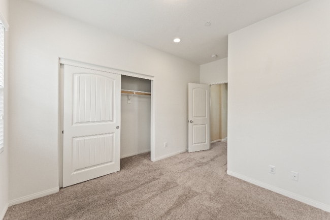 Photo - 950 N Ellie St