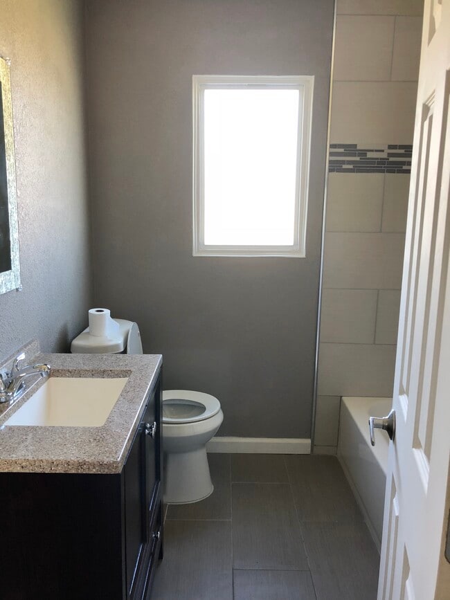 Photo - 3621 Spruce Ave