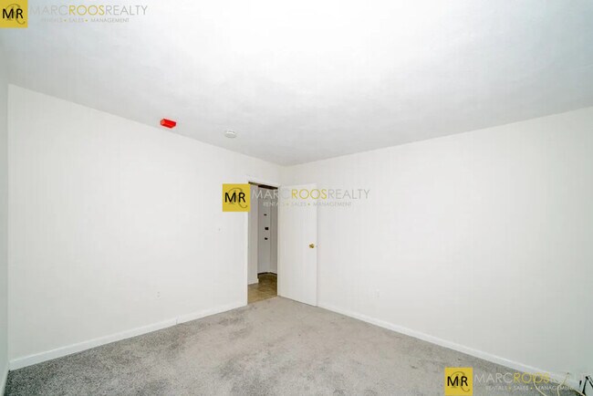 Photo - 360 Market St Unit 12