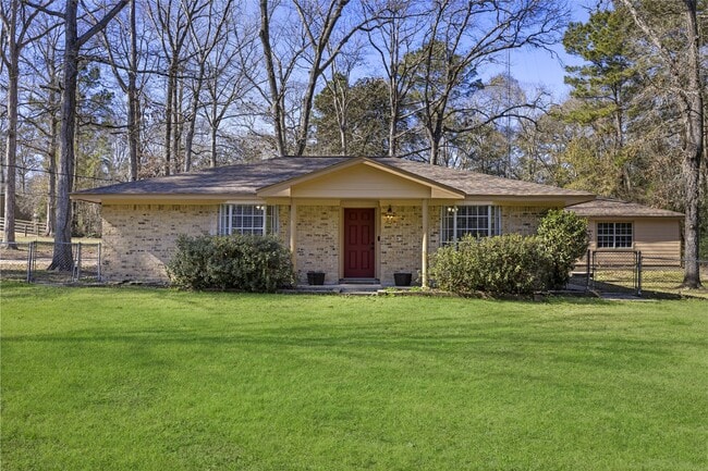 Building Photo - 10505 Champion Village Dr