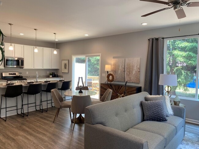 1029 Rebecca St Unit 13