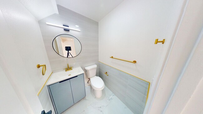 Photo - BEAUTIFUL 2 BED | Split Level| Feels Like ... Unit 1050 1/2