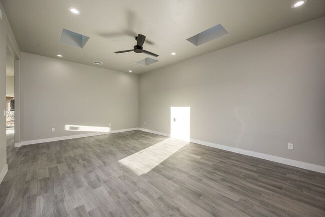2920 Fairway Dr