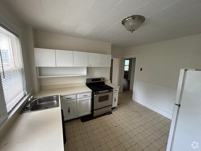 Building Photo - 27R Albion St Unit 1 Rental