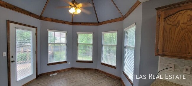 Photo - 205 NW Almond