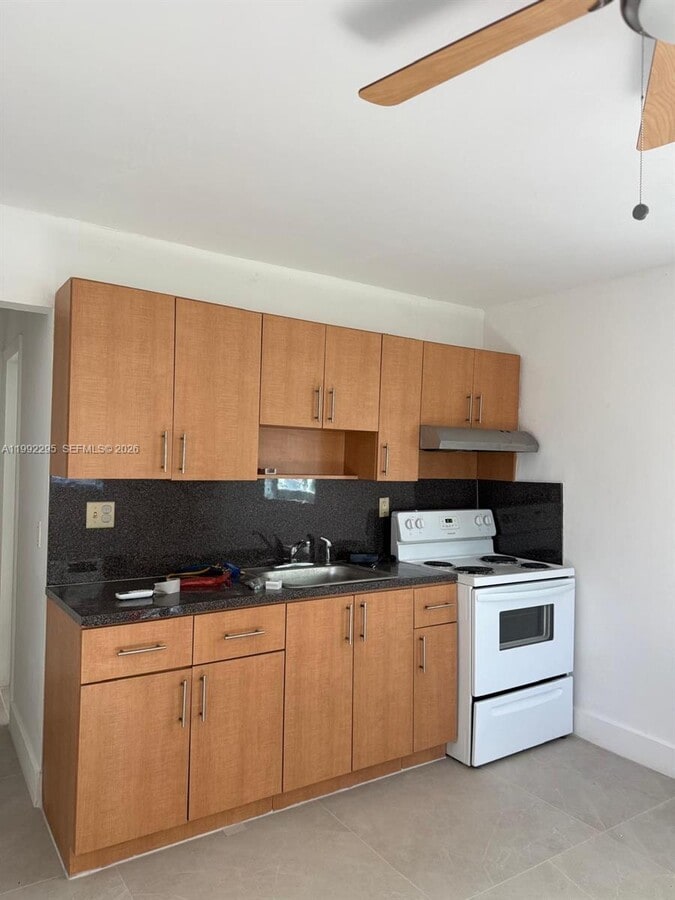 Photo - 242 SW 11th St Unit 1