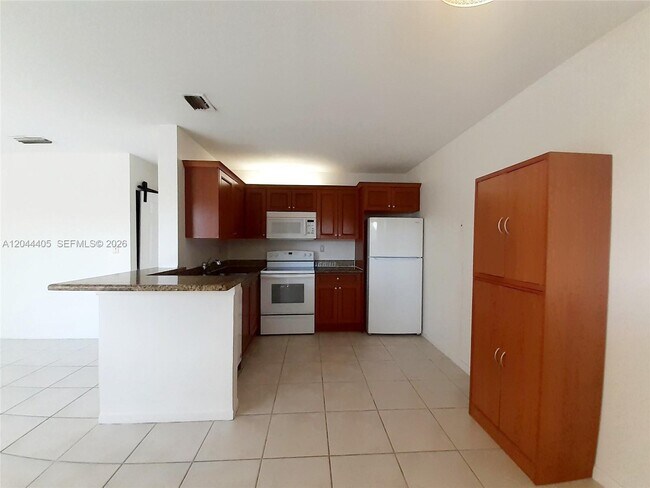 Photo - 11447 NW 42nd St Unidad 11447