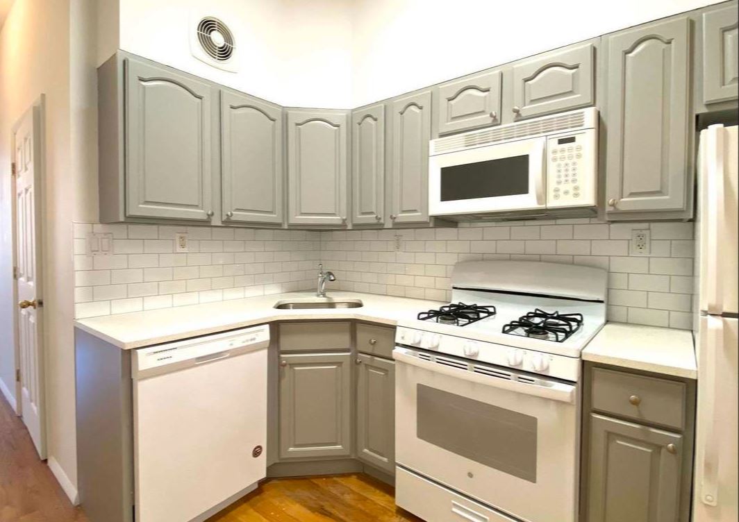 Photo - 301 Stanhope St