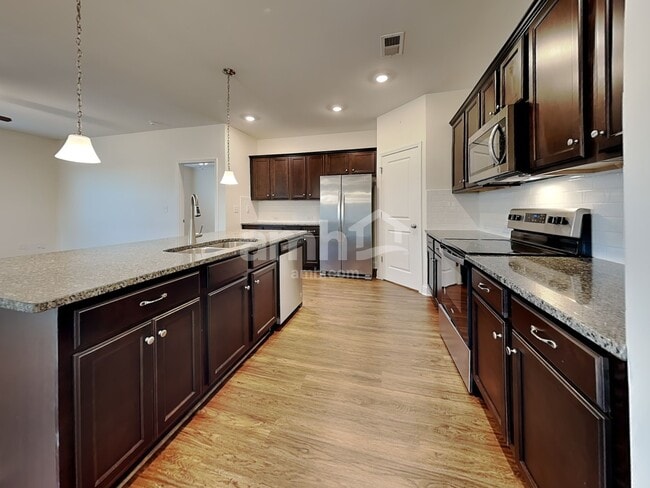 Photo - 231 Lake End Dr