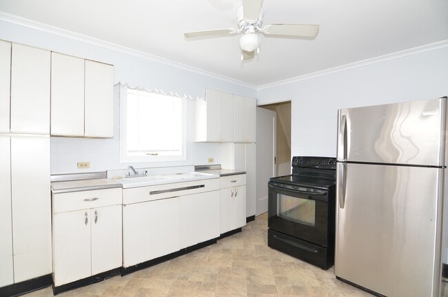 Building Photo - 319 Front St