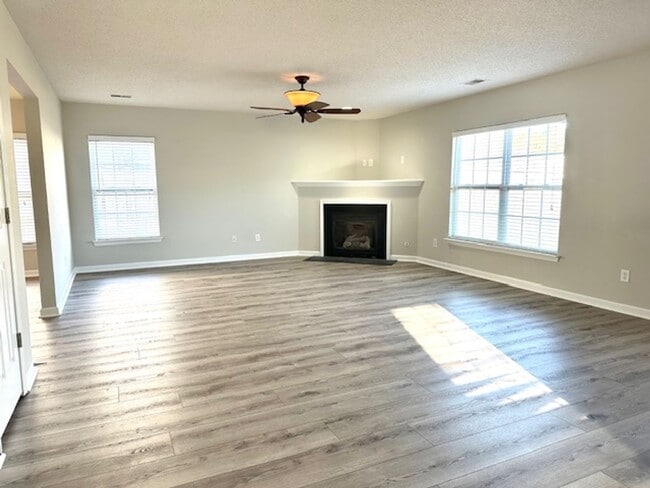 Photo - SPACIOUS 4 BEDROOM HOME IN PARK WEST - CHAPIN