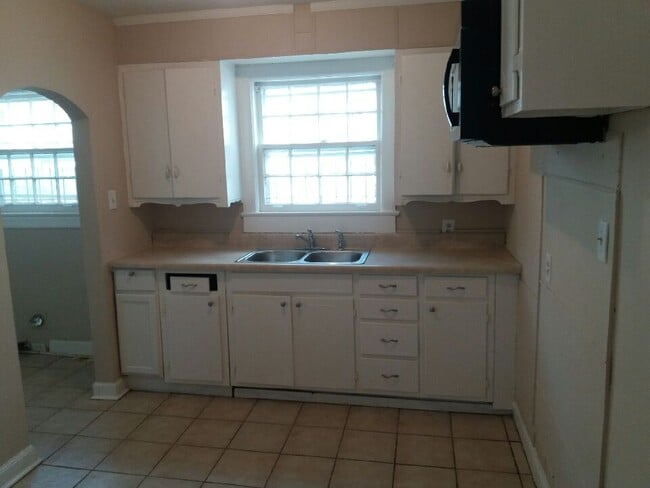 Photo - 3118 Avenue Q