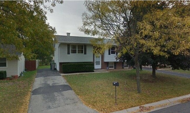 Building Photo - 5829 W Helena St