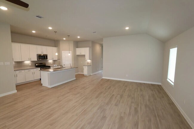 4961 Perennial Ln
