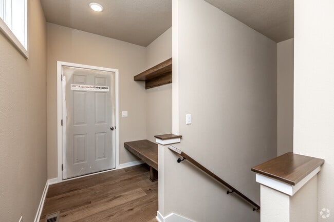 3BR, 2.5BA - 1,823SF - Front Entryway