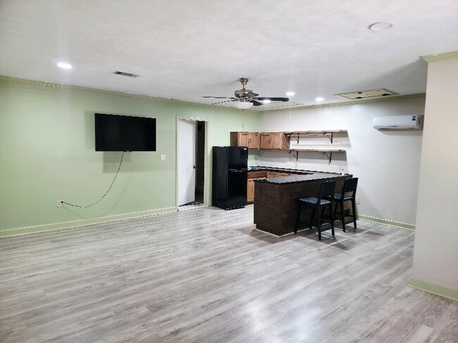 Photo - 524 Pine Needle Ct W