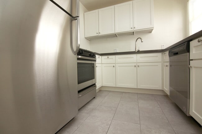 Photo - 1123-1127 Larrabee St Unit 1123 1/2