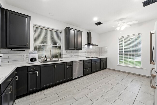 Photo - 34 Firethorn Pl