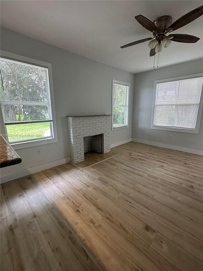 Photo - 228 SE Park St