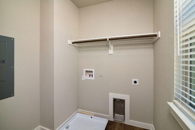 Photo - GORGEOUS 2 BEDROOM FOUR PLEX LOCATED IN MI...