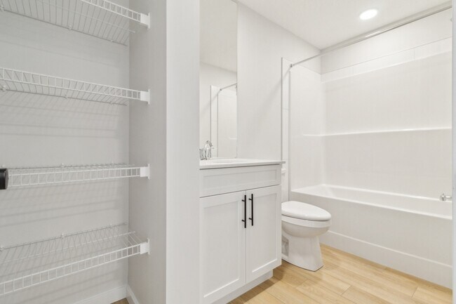 Photo - 20939-20925 25 Ave NW